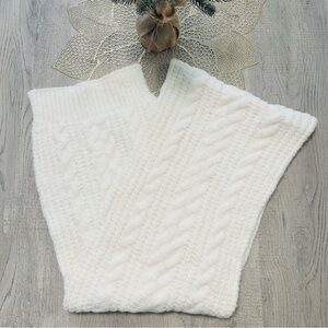 Hollister winter white soft sweater scarf, new without tags